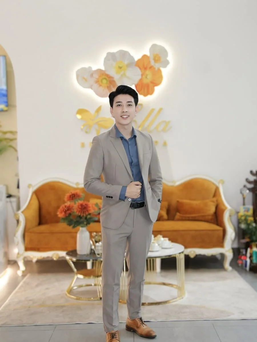 Đinh Tuấn Anh — Founder Queen Ella Academy